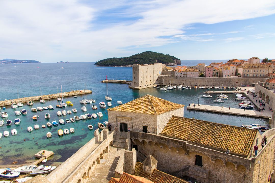 panoramic-view-of-dubrovnik-2024-12-02-03-01-51-utc